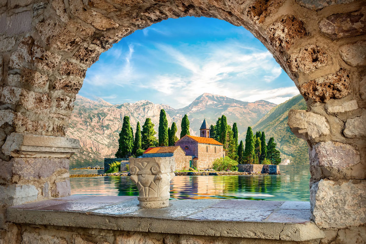 Montenegro sea, Gospa